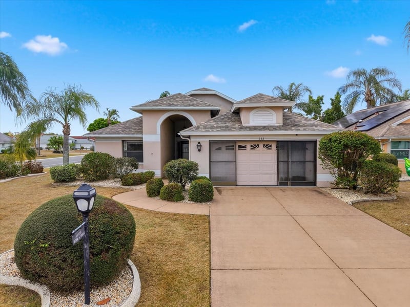 302 Northway Dr, Sun City Center, FL 33573