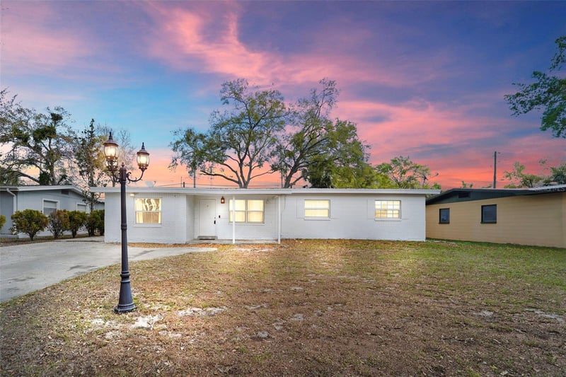 215 36th St, Largo, FL 33771