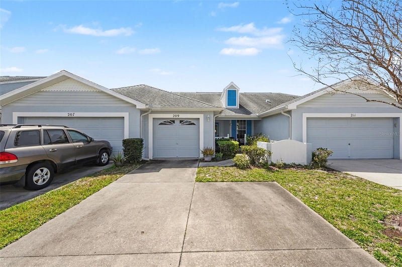 209 Hemingway Dr, Oldsmar, FL 34677