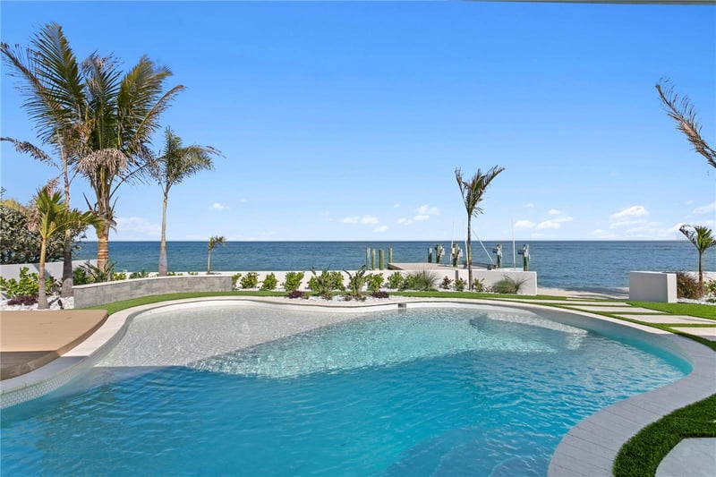 2580 Bay Isle Dr, St Petersburg, FL 33705