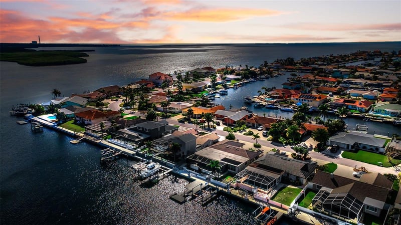 4976 Galleon Ct, New Port Richey, FL 34652