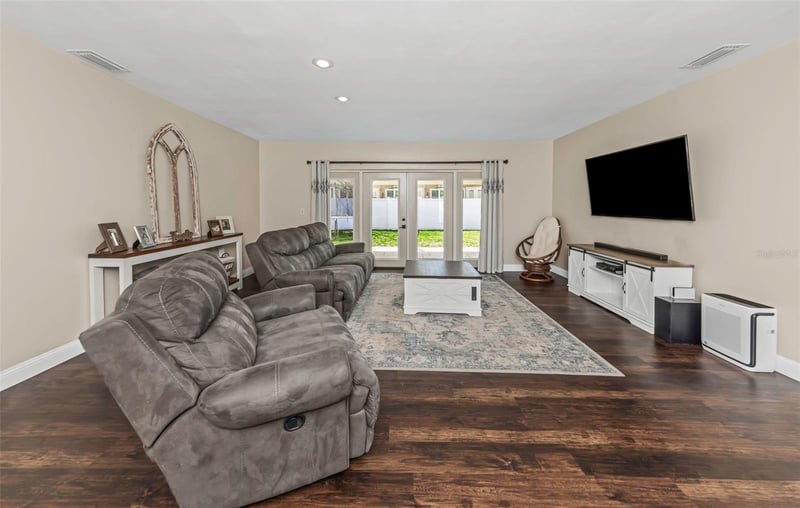 1889 Stancel Dr, Clearwater, FL 33764