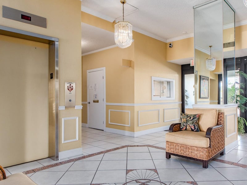 800 Gulfview Blvd #907, Clearwater Beach, FL 33767