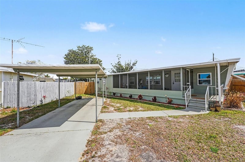 1922 Lullaby Dr, Holiday, FL 34691