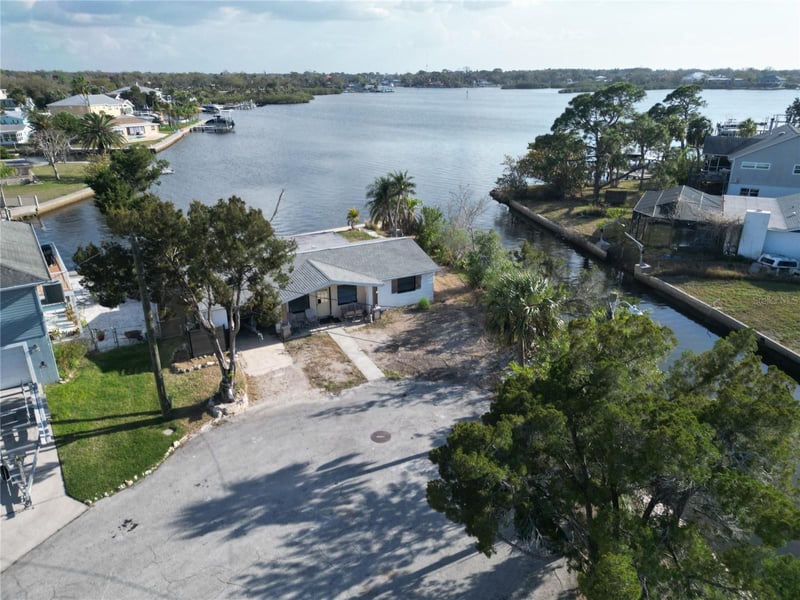 8402 Damen Ln, Port Richey, FL 34668