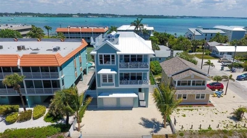 903 Gulf Dr, Bradenton Beach, FL 34217