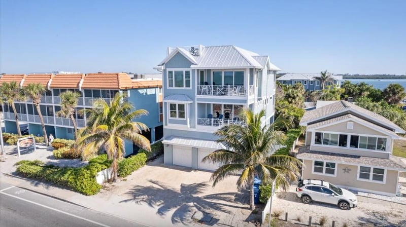 903 Gulf Dr, Bradenton Beach, FL 34217