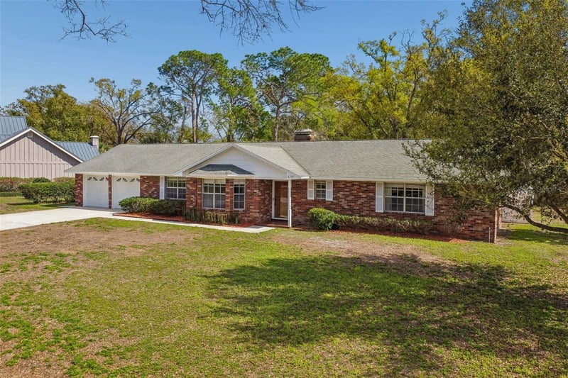 6701 Mid Pl, Temple Terrace, FL 33617