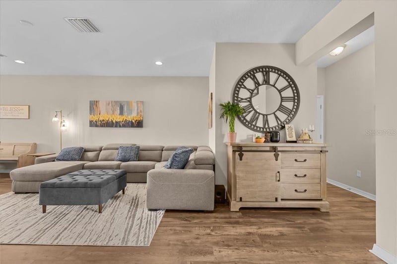 30089 Southwell Ln, Zephyrhills, FL 33543