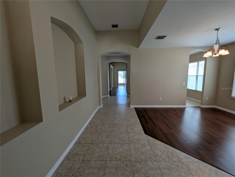 12717 Avelar Creek Dr, Riverview, FL 33578