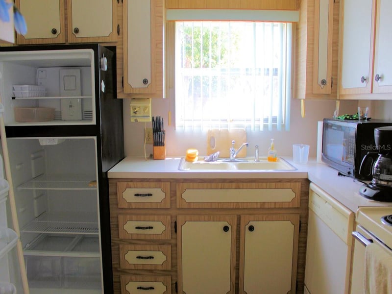 2E Pindo Palm St, Largo, FL 33770