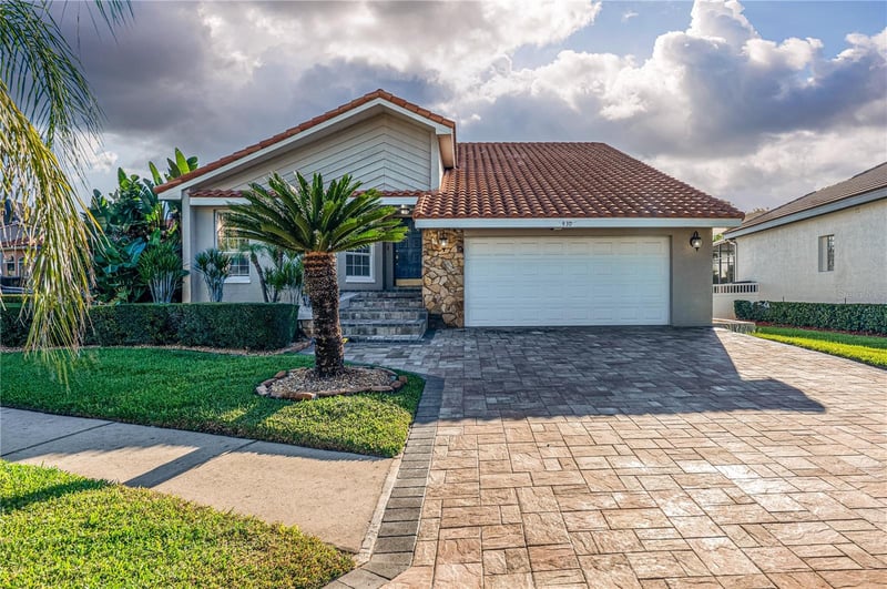 930 Symphony Isles Blvd, Apollo Beach, FL 33572
