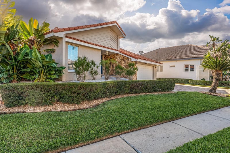 930 Symphony Isles Blvd, Apollo Beach, FL 33572