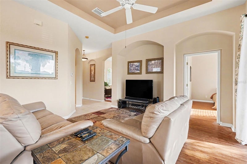 918 Regal Manor Way, Sun City Center, FL 33573