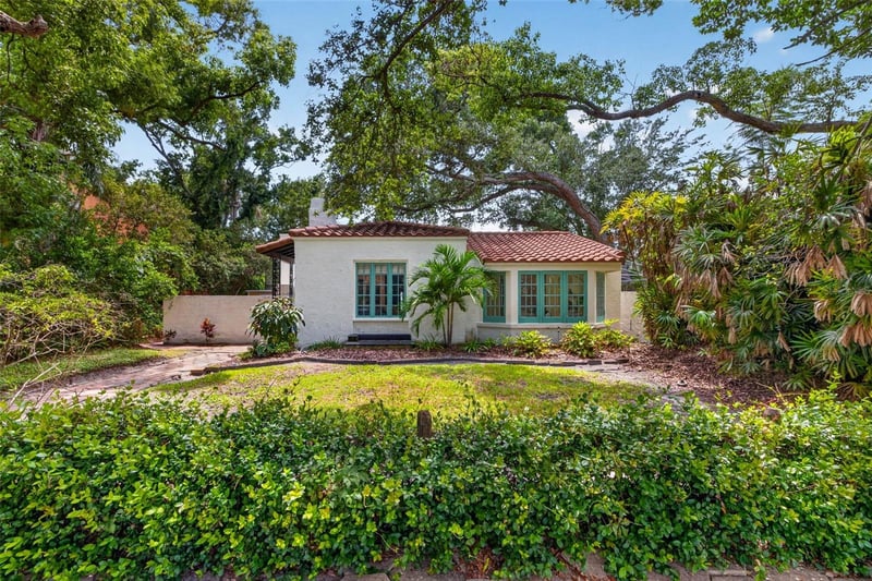 1110 Jungle Ave, St Petersburg, FL 33710