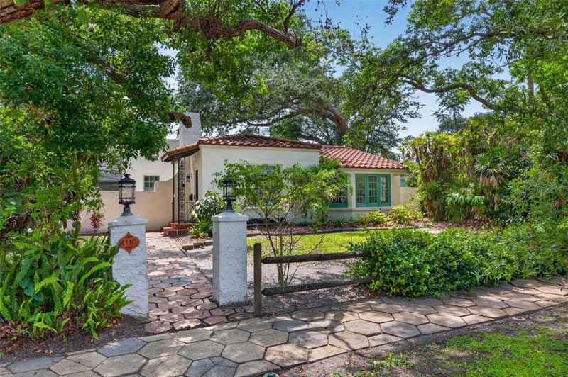 1110 Jungle Ave, St Petersburg, FL 33710