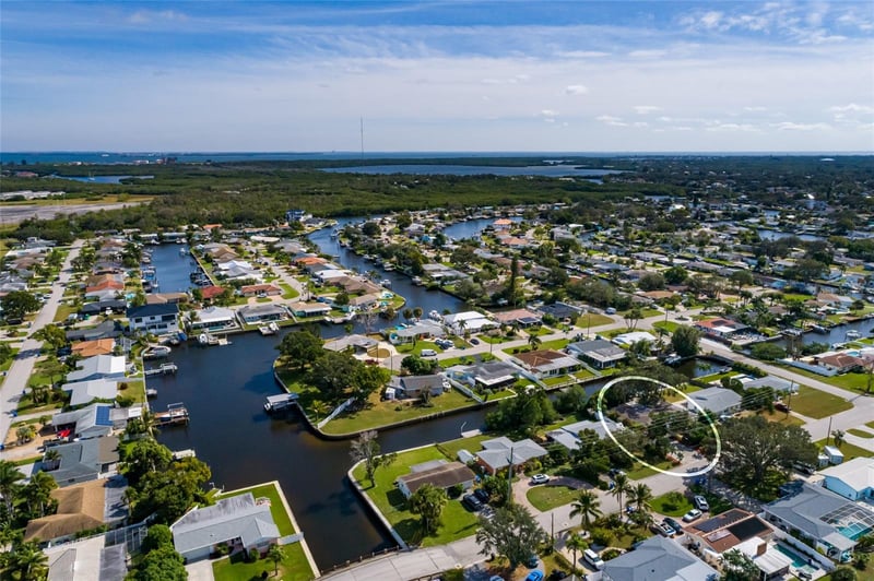 9665 2nd St, St Petersburg, FL 33702