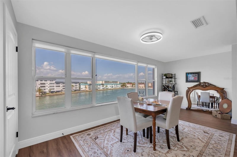 6025 Shore Blvd #405, Gulfport, FL 33707