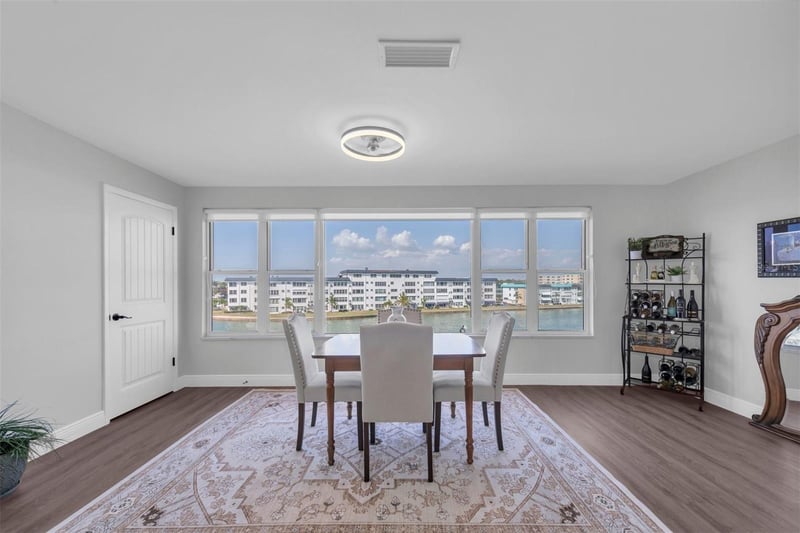 6025 Shore Blvd #405, Gulfport, FL 33707