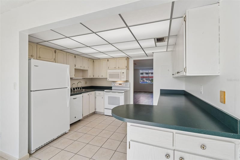5095 Bay St #110, St Petersburg, FL 33703