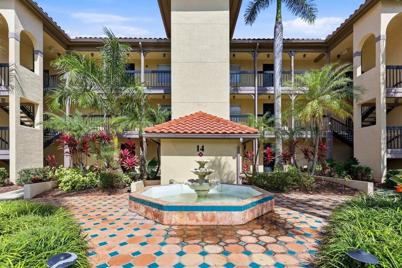 2400 Feather Sound Dr #1424, Clearwater, FL 33762