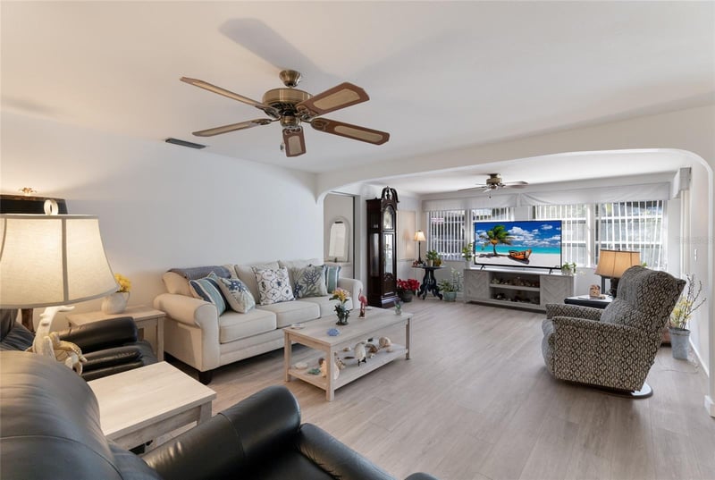 309 57th St, Holmes Beach, FL 34217