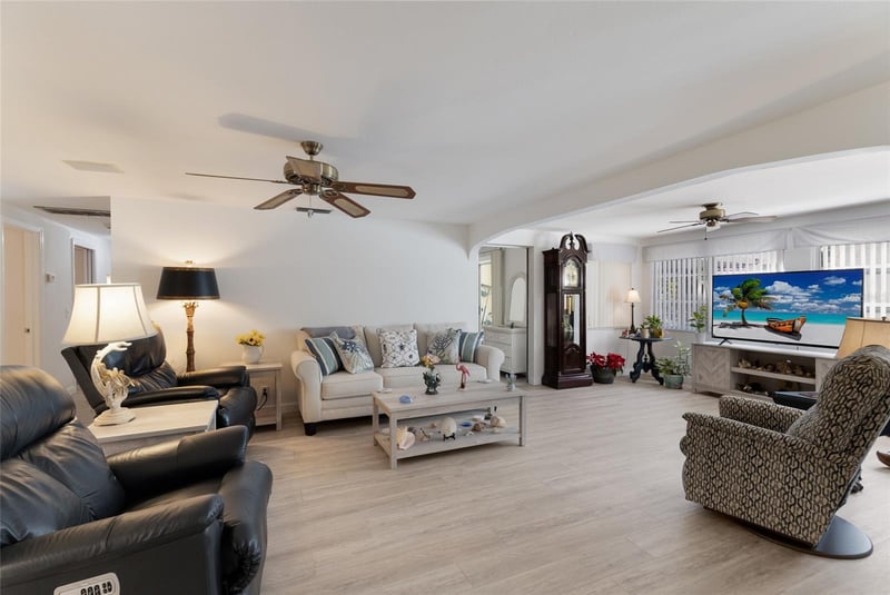 309 57th St, Holmes Beach, FL 34217