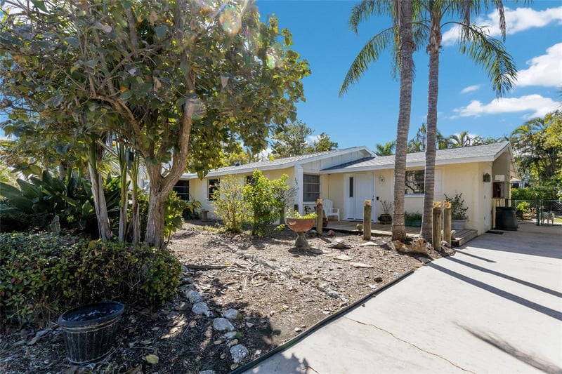 309 57th St, Holmes Beach, FL 34217