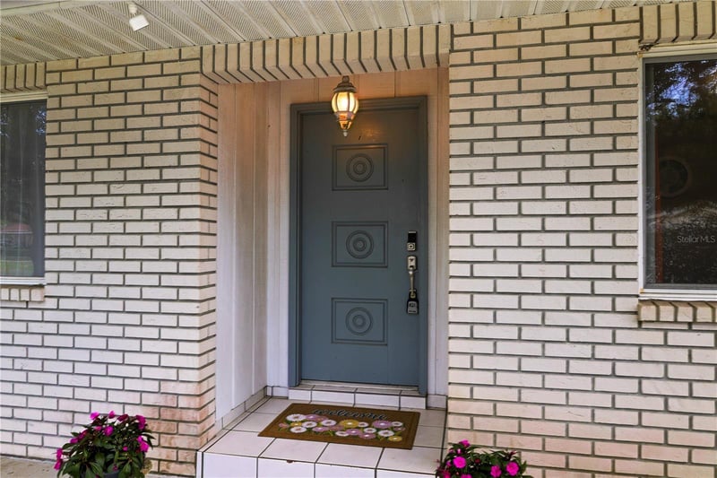 215 Morningside Dr, Valrico, FL 33594