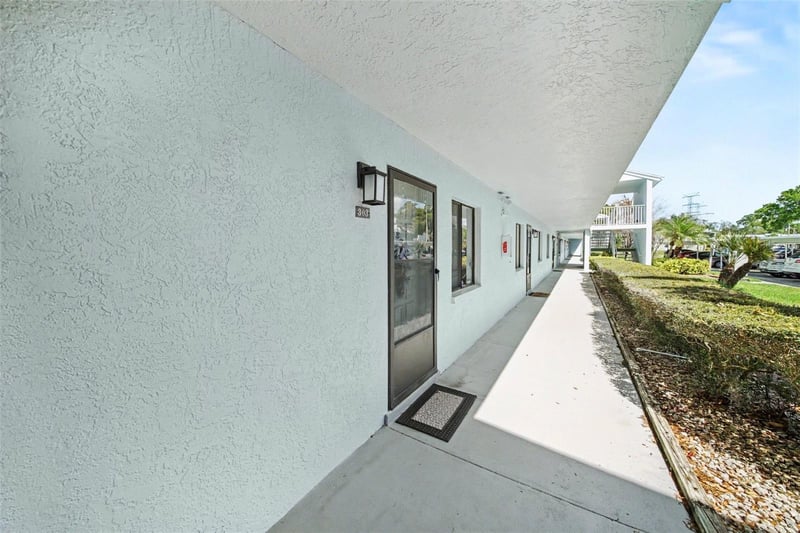 303 Martha Ln #303, Oldsmar, FL 34677