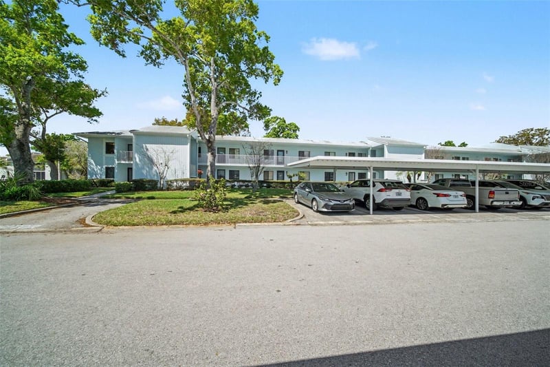 303 Martha Ln #303, Oldsmar, FL 34677