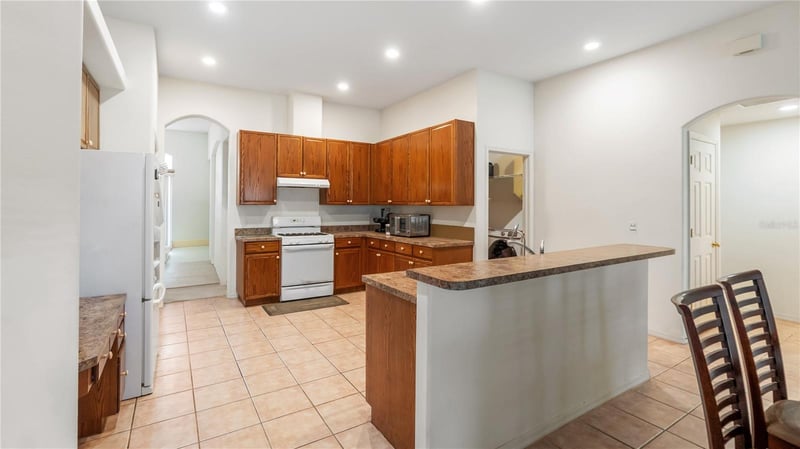 6111 Heroncrest Ct, Lithia, FL 33547