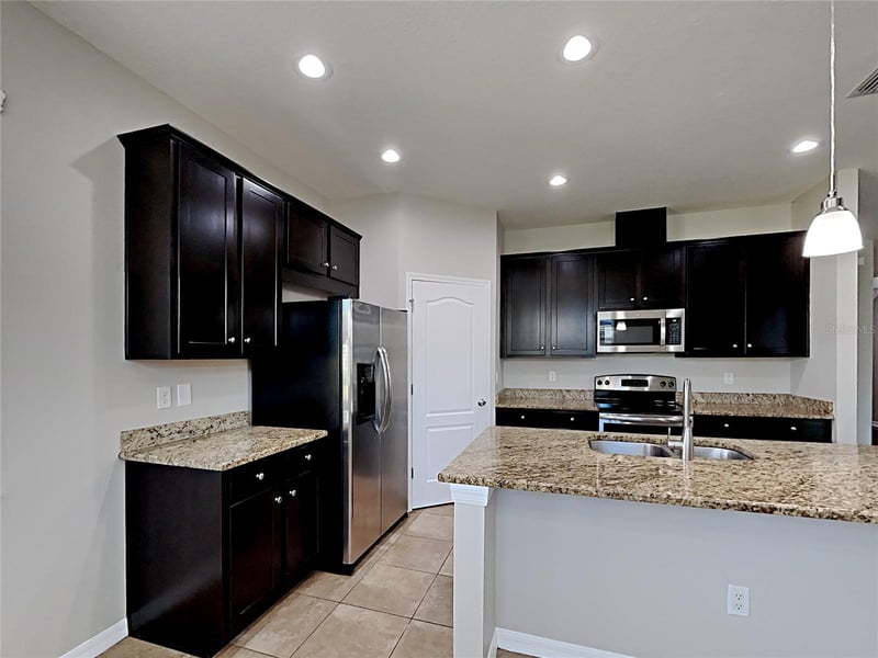 7226 Lumber Port Dr, Ruskin, FL 33573