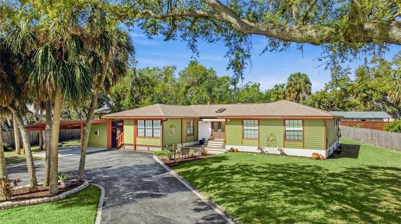 906 Tropical Dr, Bradenton, FL 34208