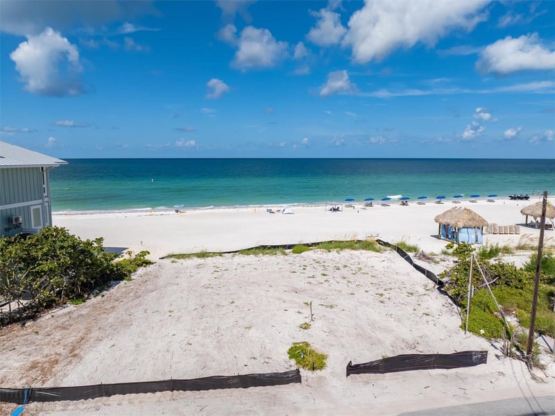 1200 Gulf Dr, Bradenton Beach, FL 34217