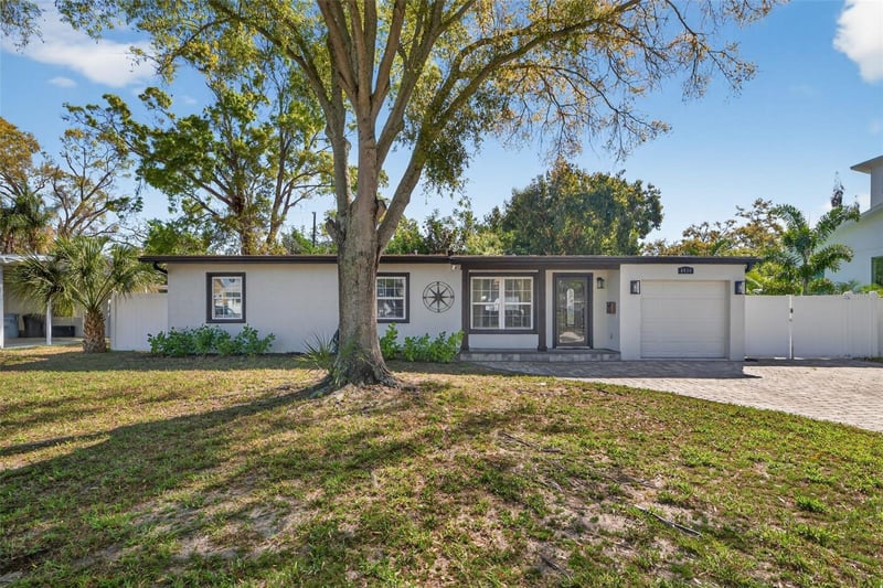 4420 Pompano Dr, St Petersburg, FL 33705
