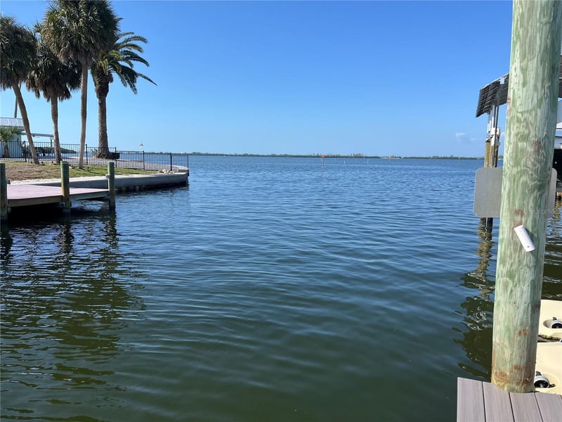 3704 100th St, Bradenton, FL 34210