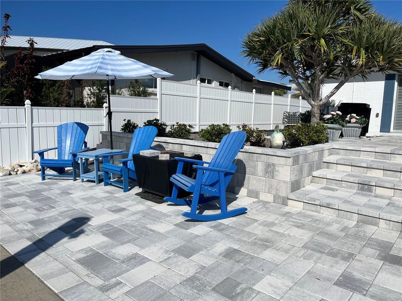 3704 100th St W, Bradenton, FL 34210