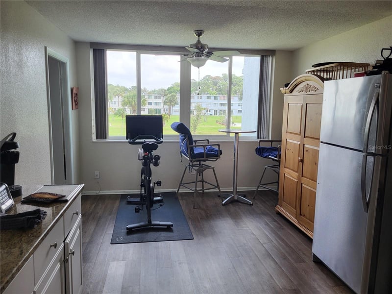4895 Bay St #212, St Petersburg, FL 33703