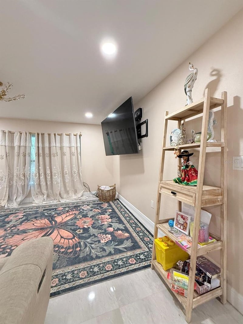 18240 Mount Olive Dr, Dade City, FL 33523