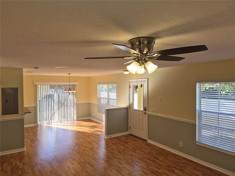 3845 Island Way, St Petersburg, FL 33705