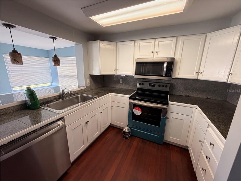 5323 22nd St, Bradenton, FL 34207