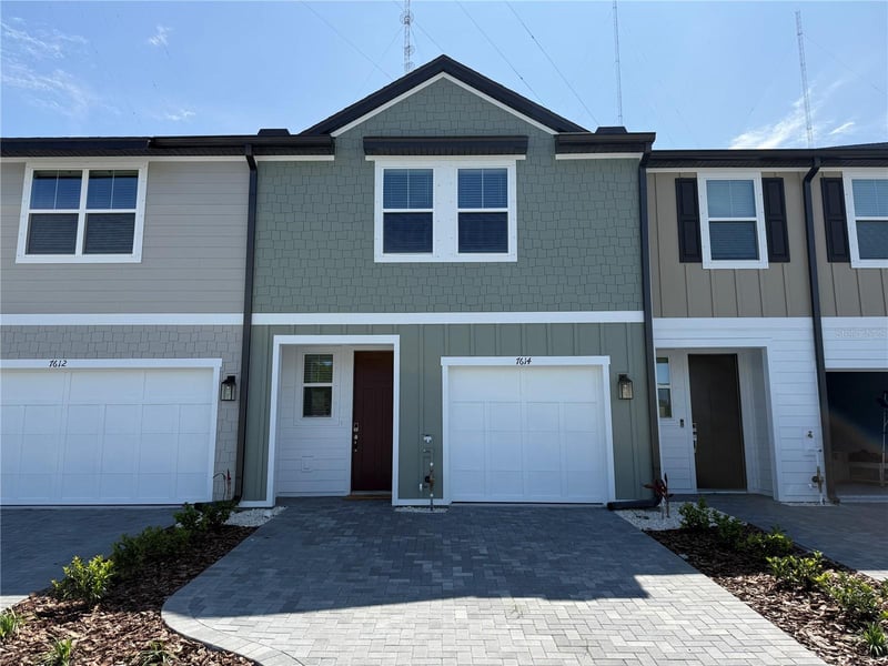 7614 Deer Valley Cir, Tampa, FL 33635