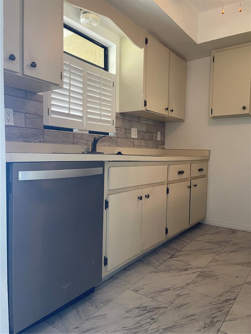 2807 48th Ave Dr W, Bradenton, FL 34207