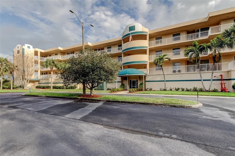 6205 Shoreline Dr #1304, Seminole, FL 33708