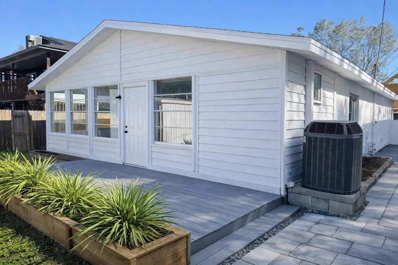 1827 Montana Ave, St Petersburg, FL 33703