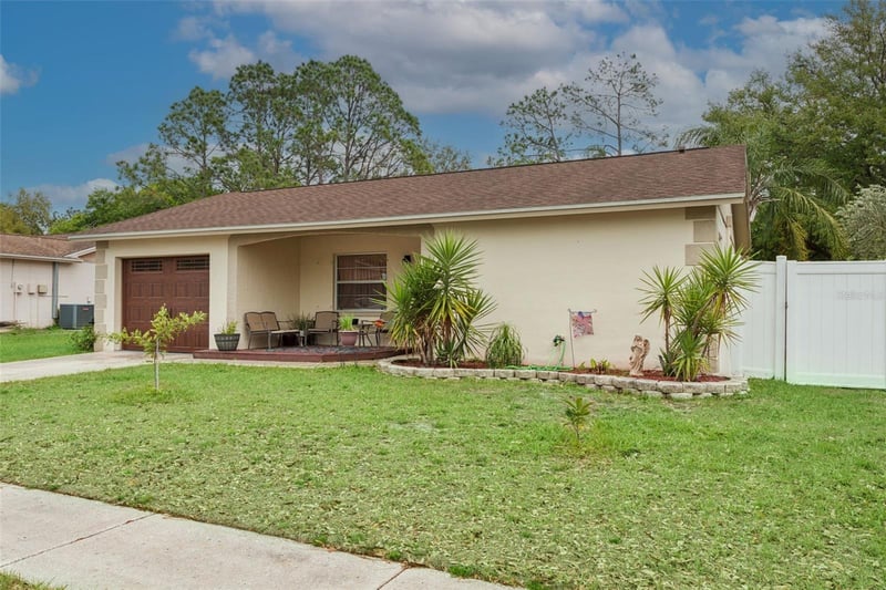 13837 Pathfinder Dr, Tampa, FL 33625