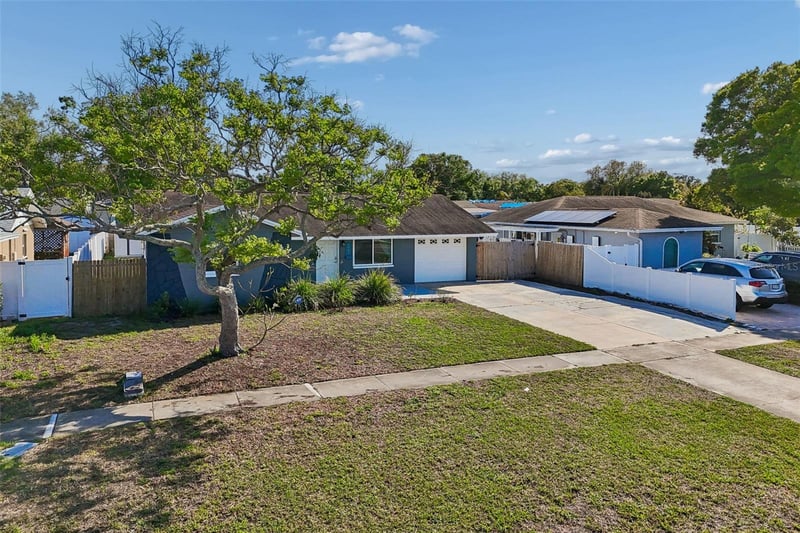 6882 62nd Ave, Pinellas Park, FL 33781