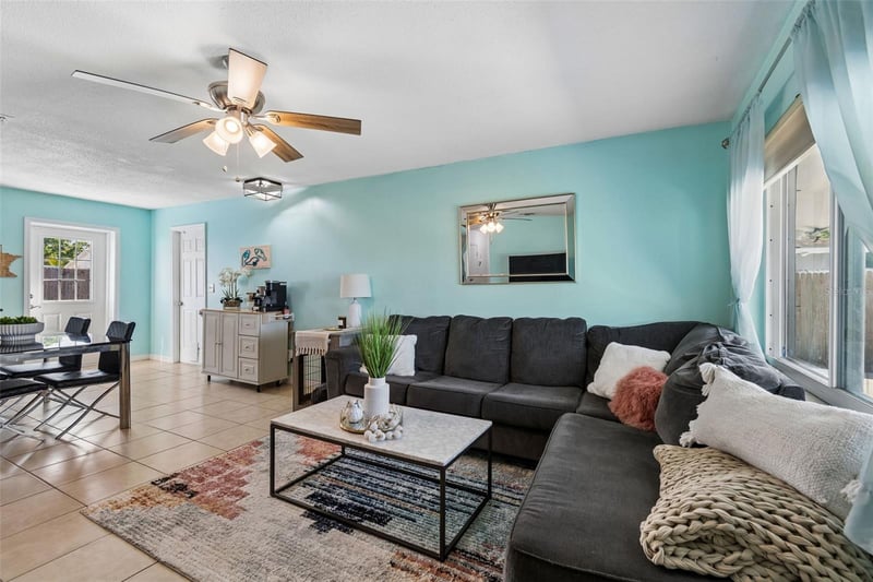 6882 62nd Ave, Pinellas Park, FL 33781