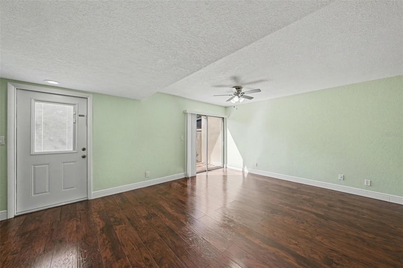 8606 Palm Ln #116, Temple Terrace, FL 33637